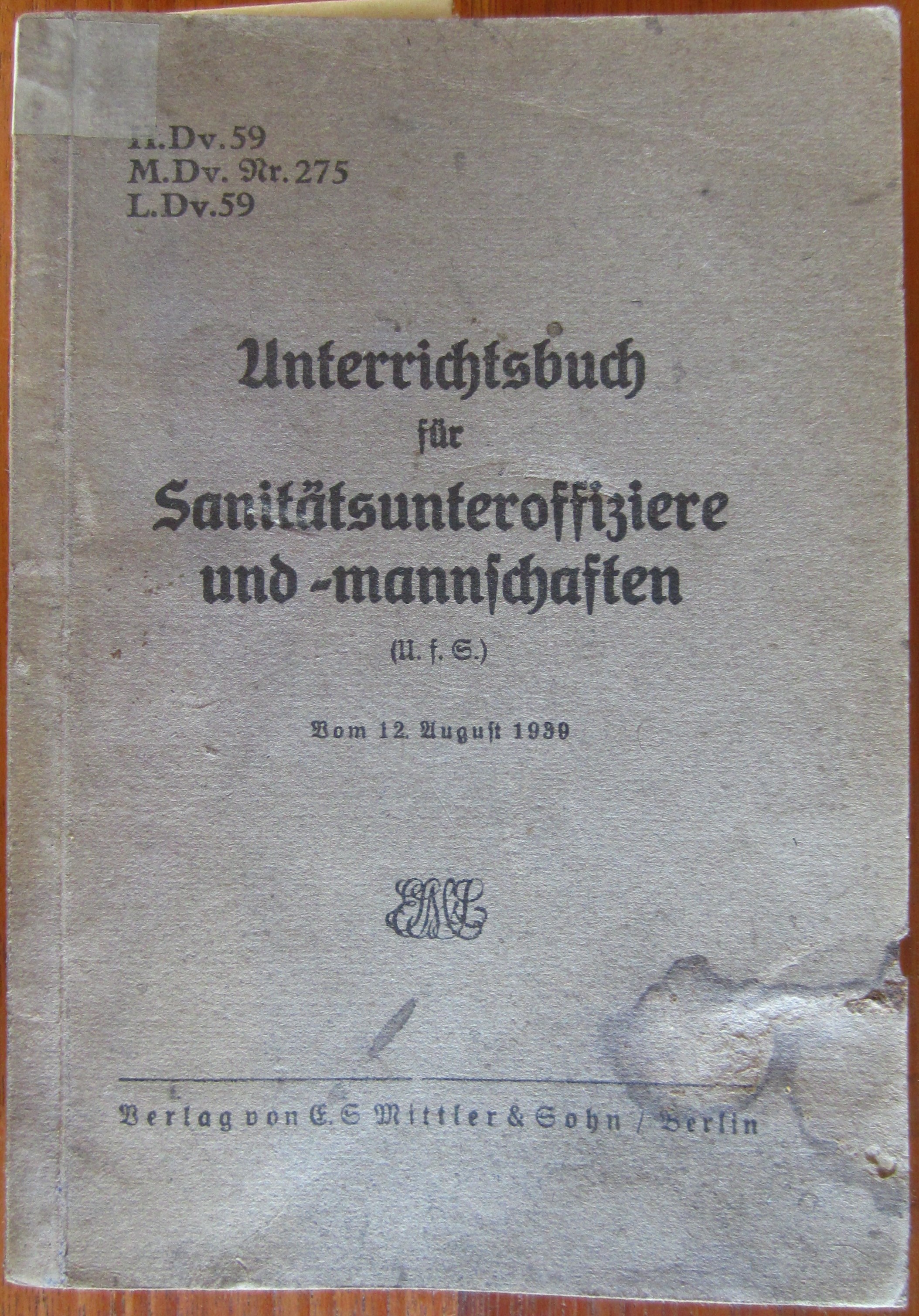 Unterrichtsbuch für Sanitätsunteroffiziere und -mannschaften