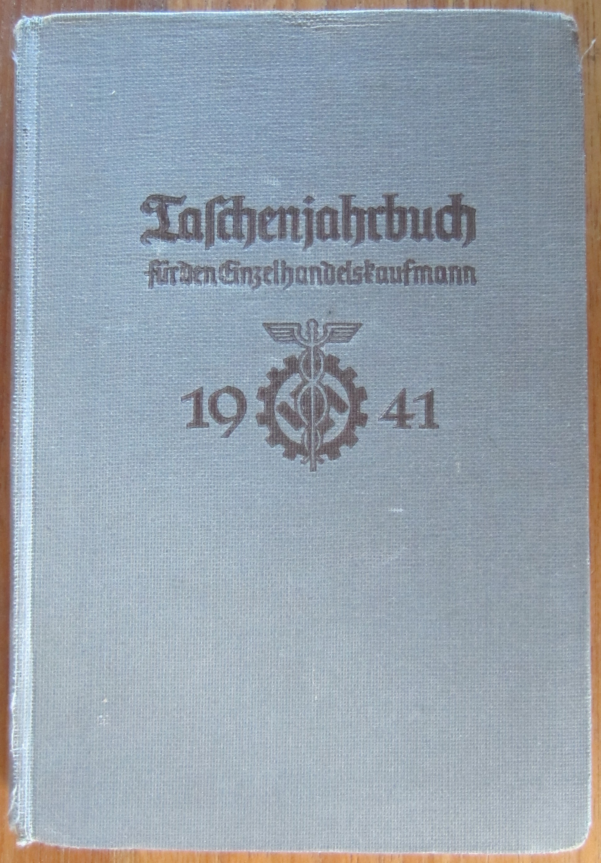 Taschenjahrbuch für den Einzelhandelskaufmann 1941