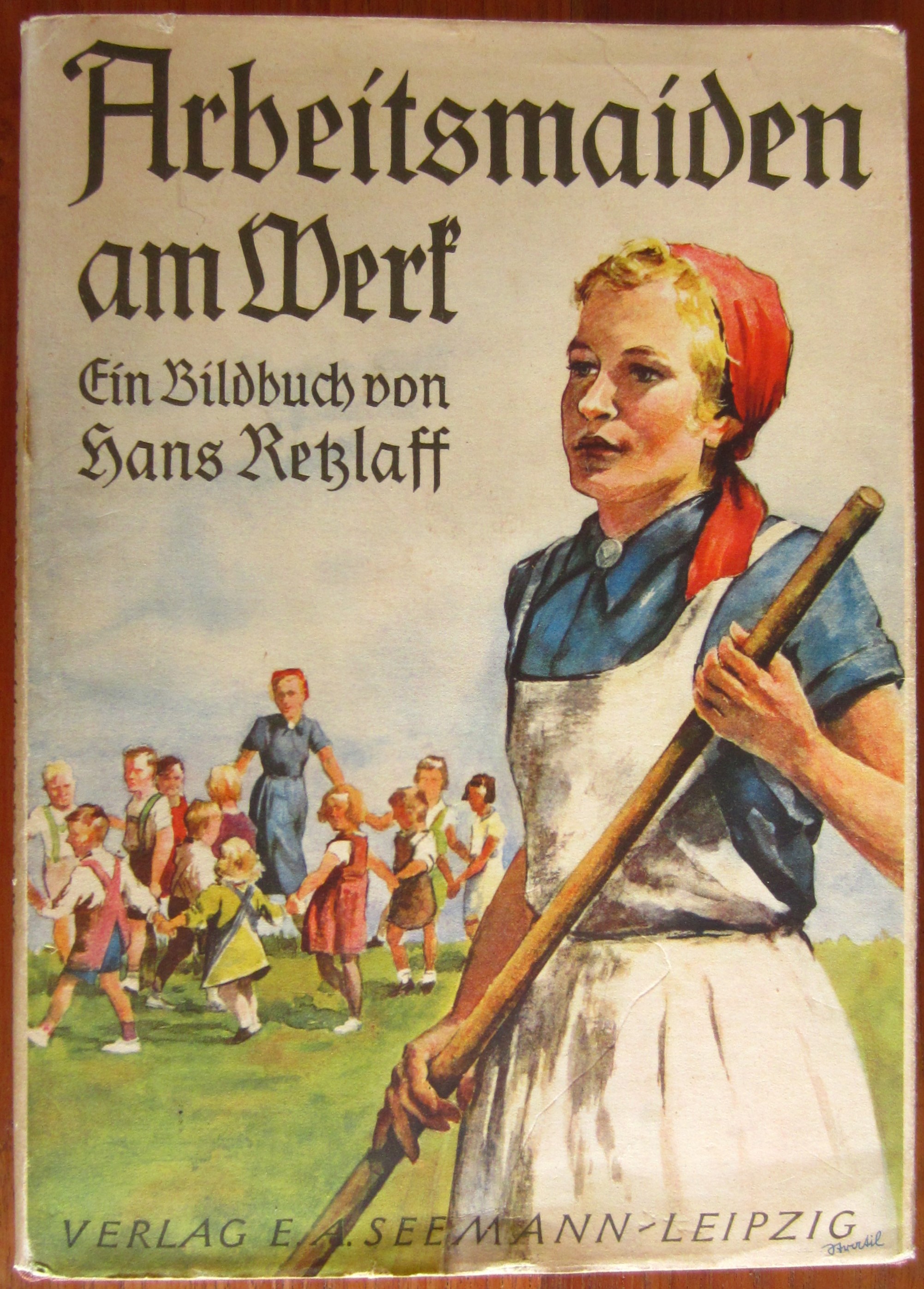 Arbeitsmaiden am Werk