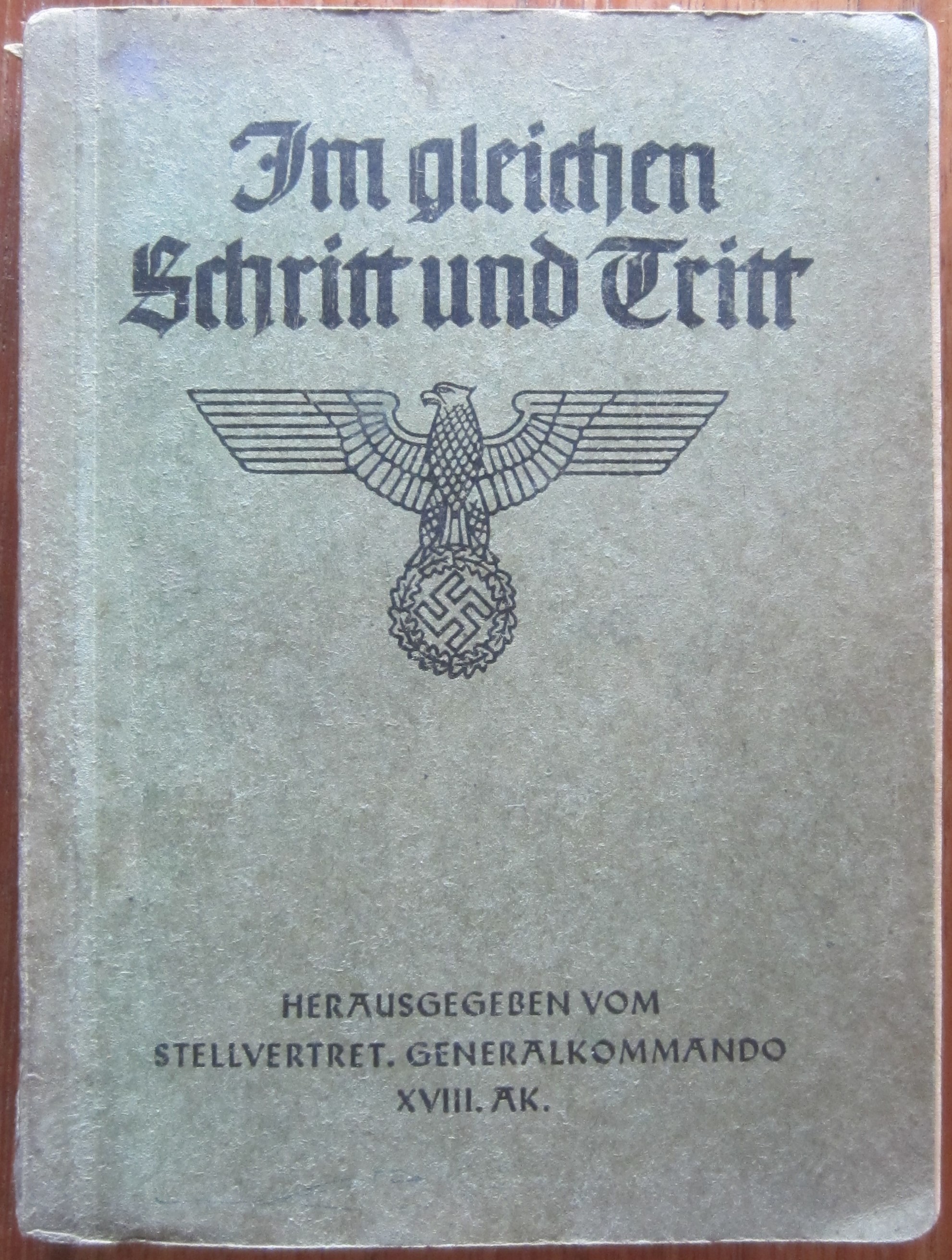 Im gleichen Schritt und Tritt