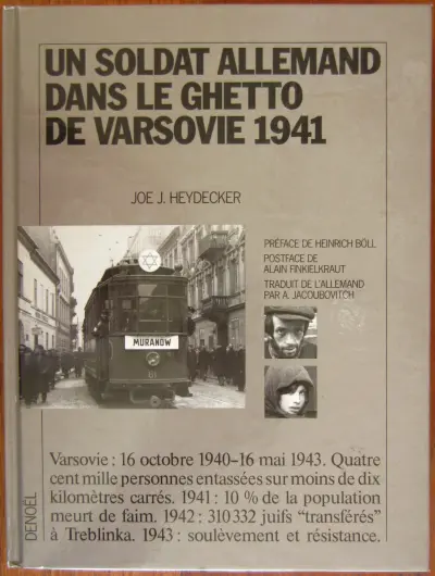 Un soldat allemand dans le ghetto de Varsovie 1941