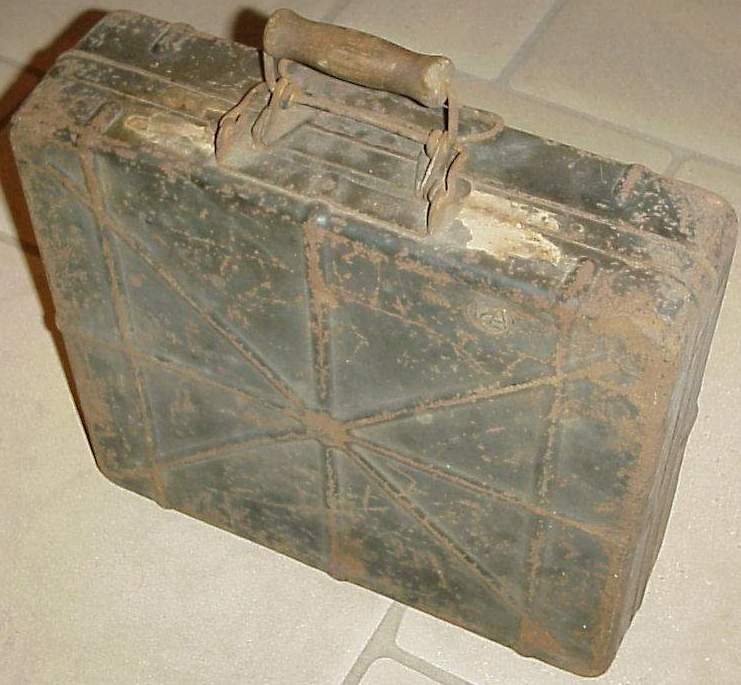 Ammunition box with interior for  3,7 cm Sprgr. Patr. 18