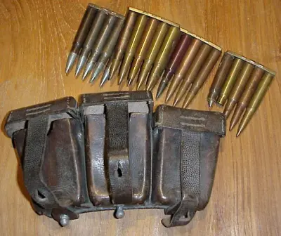 Mauser cartridge pouches by "MAURY & Co - OFFENBACH/M - 1938" with 4 clips
