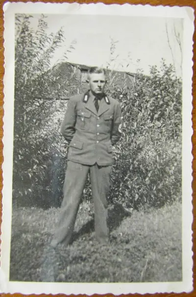 Picture : man in uniform