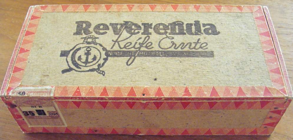 Wooden cigar box ‘REVERENCIA’ - empty - post-war overprinted