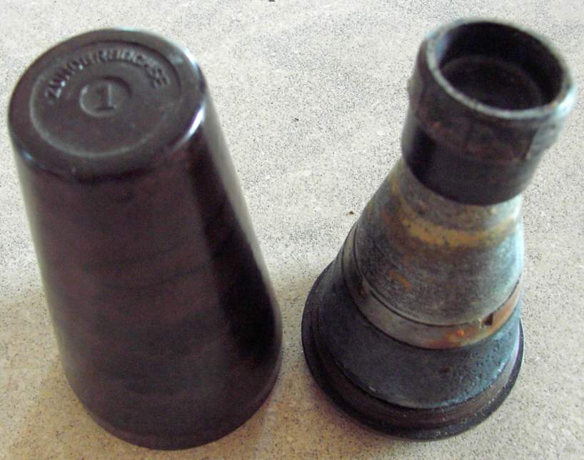 Detonator Zt.ZS30 - 1942 in bakelite holder - water find