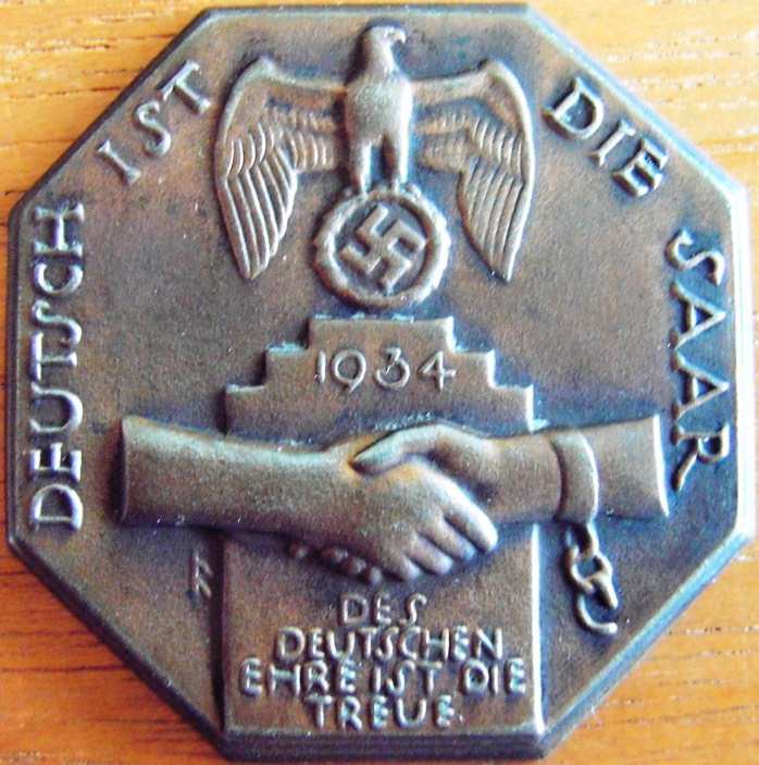 Deutsch ist die Saar - 1934 - Die Deutschen Ehre ist die Treue - Manufacturer : RR? - zonder speldje