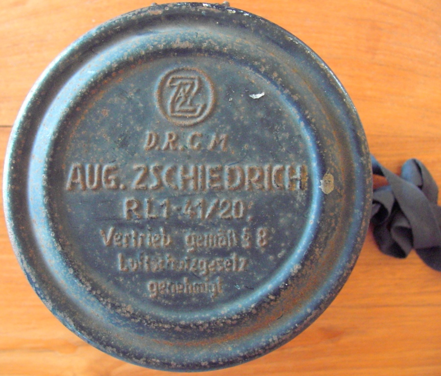 Volksgasmaske in metal container - Aug. Zschiedrich - RL1-41/20
