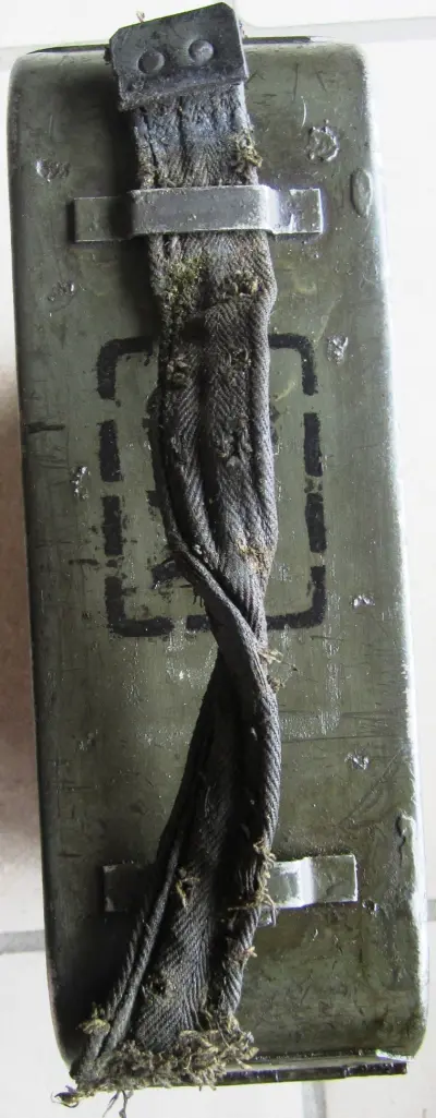 Maxim ammunition box with carrying strap with empty cartridge band - Finnish army 2