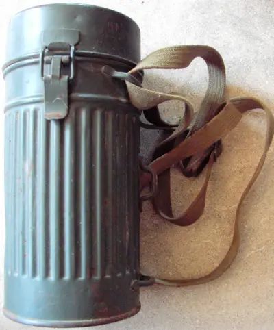 Gas mask S-Filter für den zivilen Luftschutz in container