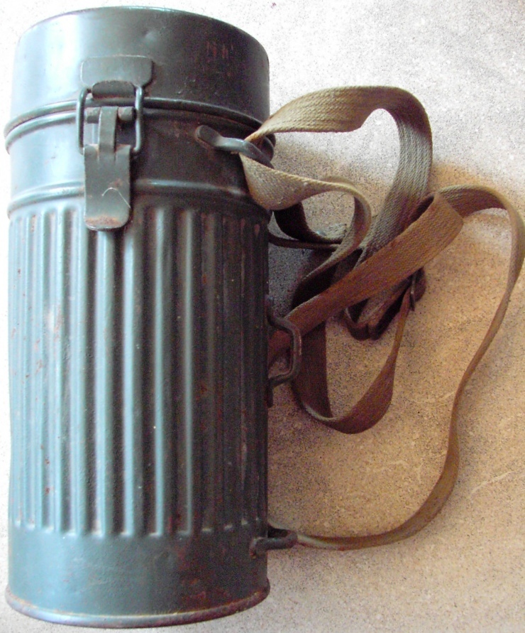 Gas mask S-Filter für den zivilen Luftschutz in container