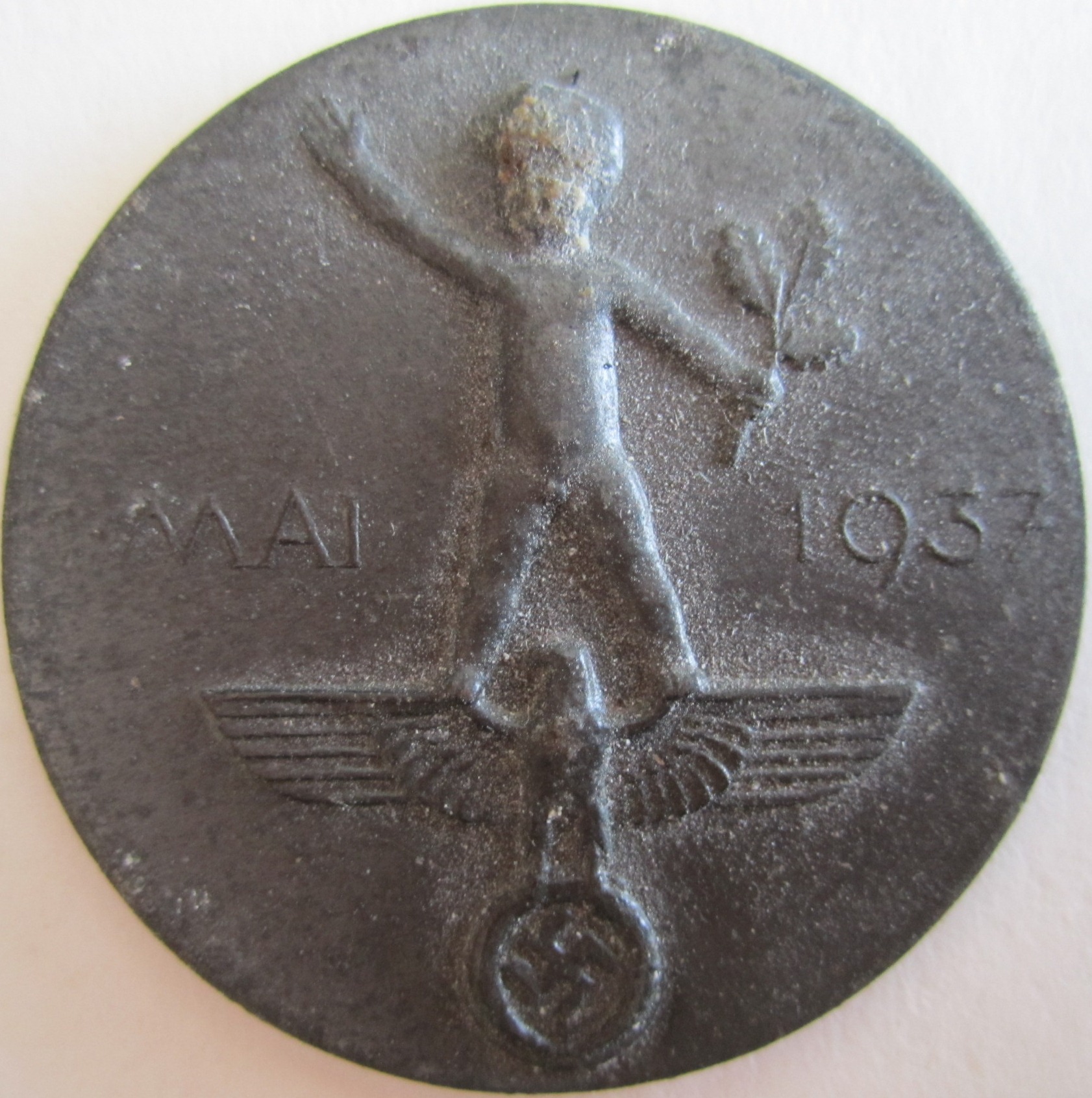 1. Mai 1937 - without pin - Manufacturer : unknown