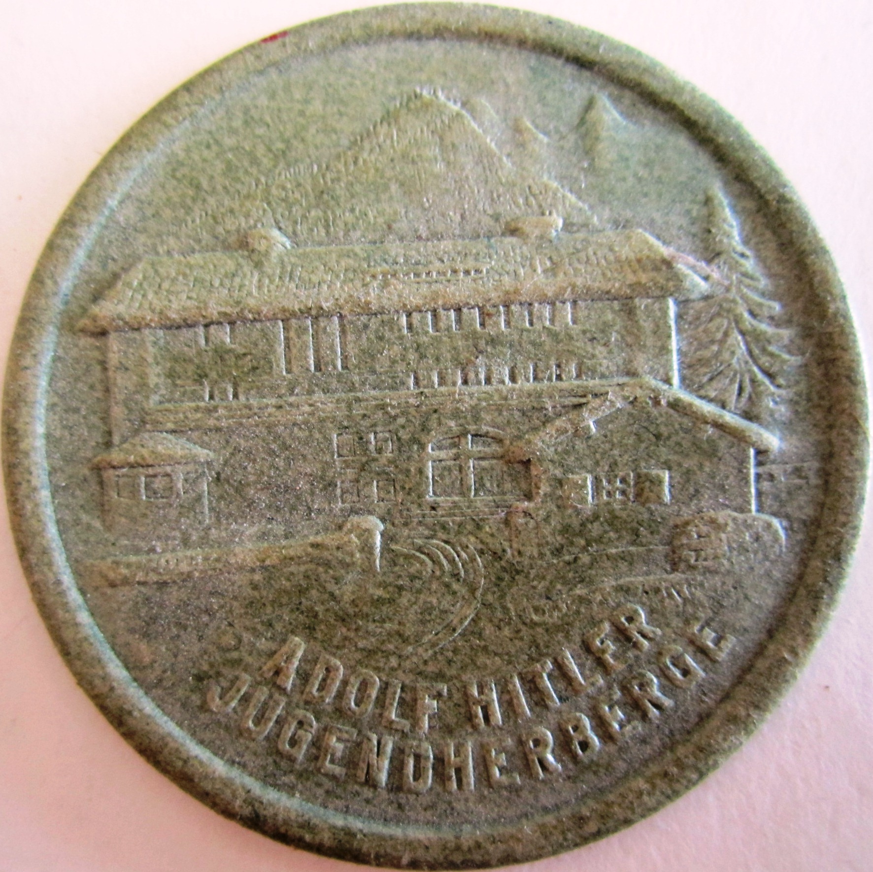Adolf Hitler Jugendherberge - green cardboard - missing pin