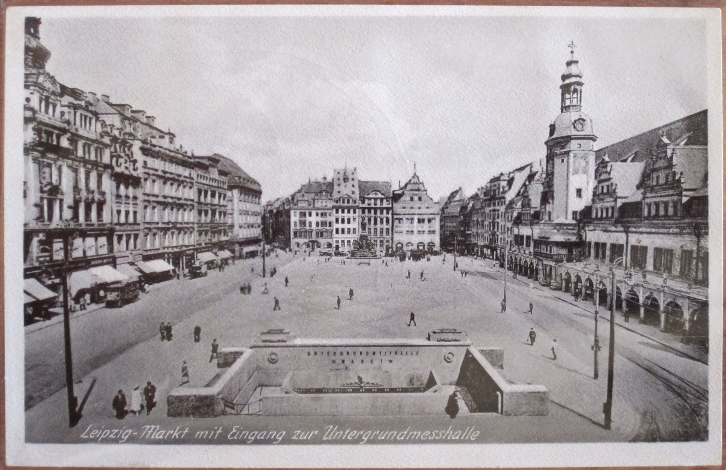 Postcard : Leipzig-Markt mit Eingang zur Untergrundmesshalle - Stempel 04-3-41