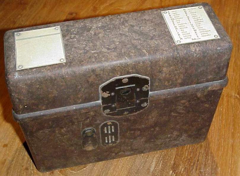 Feldtelefon with battery